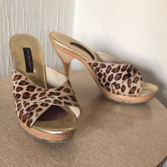 Betsey Johnson leopard Polly heels - Picture 1 of 10